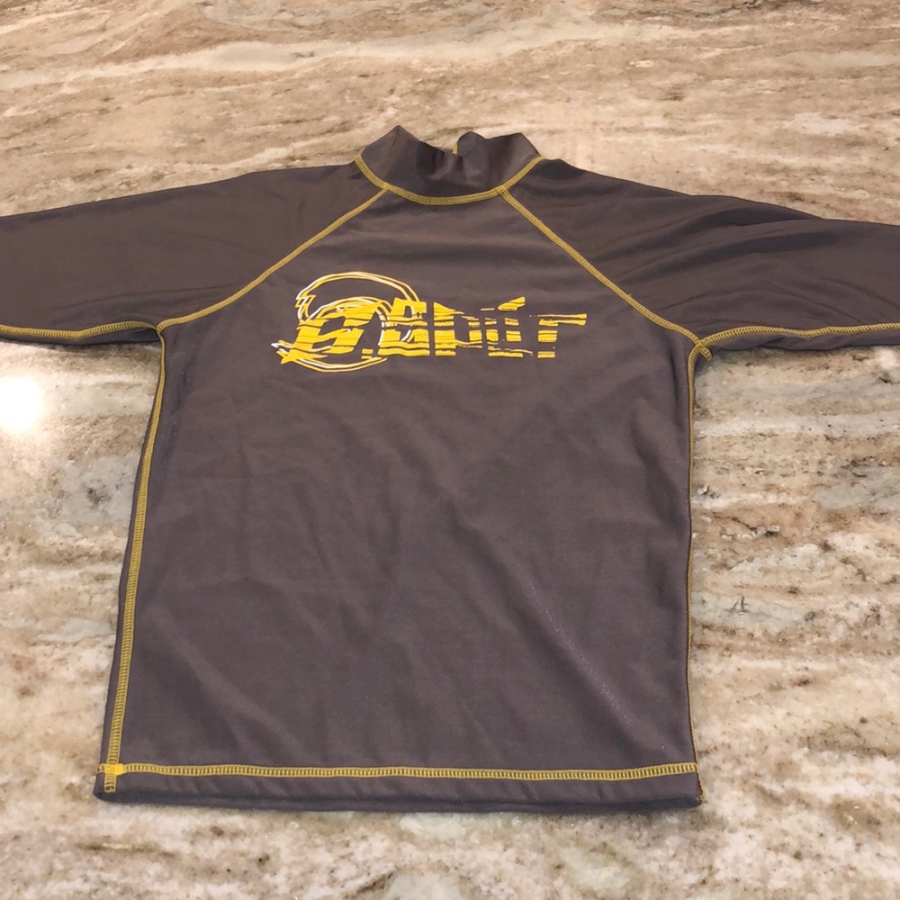B split rash guard